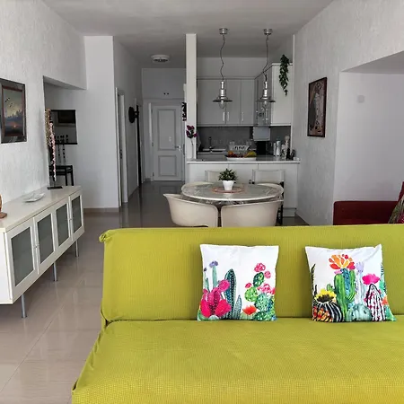 En Playa Chica, Gaviotas Apartamento