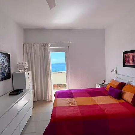 En Playa Chica, Gaviotas * 圣克鲁斯-德特内里费