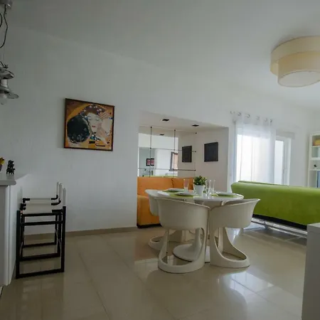 En Playa Chica, Gaviotas Apartamento